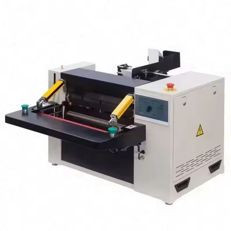 Máy niêm phong túi thư tự động tốc độ cao với màn hình cảm ứng và công nghệ niêm phong tiên tiến