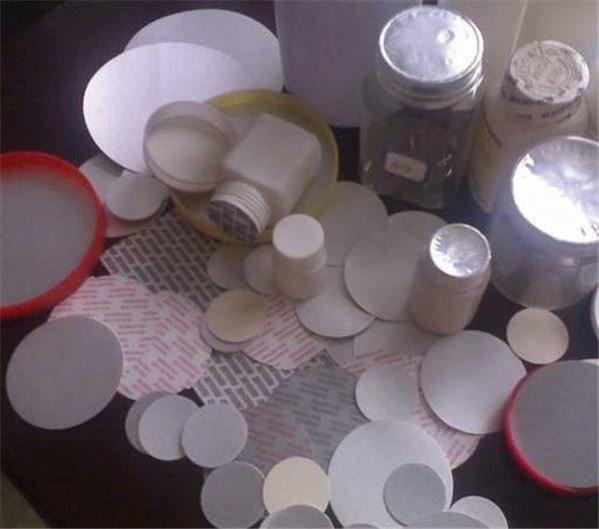 Lớp lót niêm phong bằng lá nhôm cảm ứng nhiệt chất lượng tốt để xuất khẩu cho chai PP/PET/PE/Thủy tinh