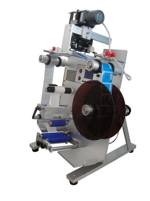 Máy đánh dấu nhãn dán thẳng đứng trên bàn tự động với máy in ngày cho chai tròn bọc