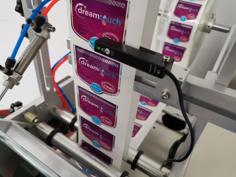 Nhà sản xuất chuyên nghiệp Máy dán nhãn quấn quanh để bàn nhỏ gọn, Dán nhãn đầy đủ hoặc một nửa cho ngành thực phẩm/mỹ phẩm