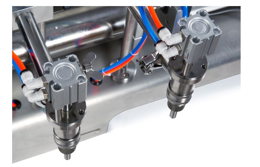Máy chiết rót chất lỏng đồ uống mềm hai vòi kiểu piston/Máy chiết rót nước